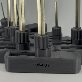 Novolit Labs – İzeltaş Uyumlu Ergonomik ABS Alyan Tutucu (Tekli)