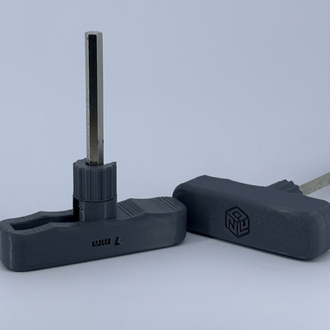 Novolit Labs – İzeltaş Uyumlu Ergonomik ABS Alyan Tutucu (Tekli)