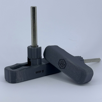 Novolit Labs – İzeltaş Uyumlu Ergonomik ABS Alyan Tutucu (Tekli)