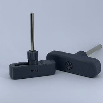 Novolit Labs – İzeltaş Uyumlu Ergonomik ABS Alyan Tutucu (Tekli)