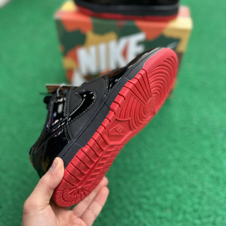 Nike dunk sb rugan kırmızı stoklarda