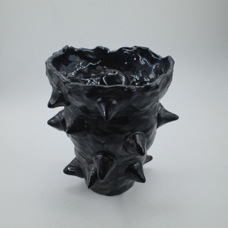 spiky black tütsülük