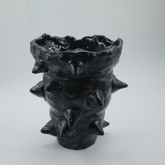 spiky black tütsülük