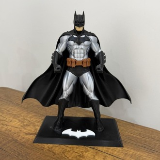 Batman Figürü – 20 cm (Standlı)