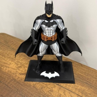 Batman Figürü – 20 cm (Standlı)