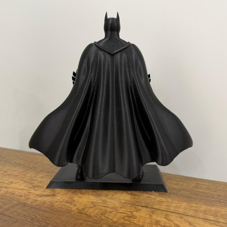 Batman Figürü – 20 cm (Standlı)