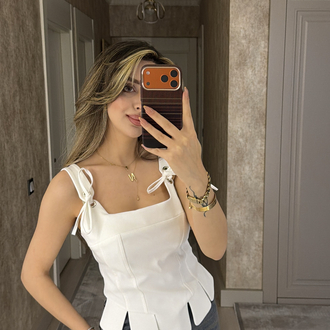Beyaz korse bluz
