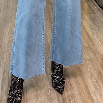 Orjinal Etiketli Öncepli Açık Mavi Kot Pantolon