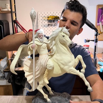Gandalf the White & Shadowfax - 1:6 Scale Hand-Painted Statue (1/1 Collector's Piece)