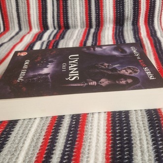 Gümüş ve Kan Serisi (Cilt 1): Uyanış