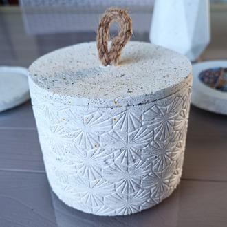 El Yapımı Desenli Beton Saklama Kutusu – Şık ve Modern Tasarım
