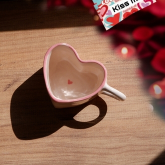 Kalpli Pembe Kupa & Love Coupon 