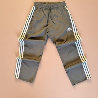 Adidas siyah eşofman altı 3 bant modeli Rahat kalıp Temiz kondisyon.