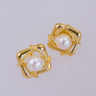 Golden Bloom Pearl Küpe