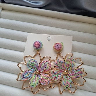 Pirinç Gökkuşağı Renkli Çiçek Model Küpe