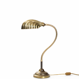1920’ler Art Deco Denizkabuğu Pirinç Masa Lambası.