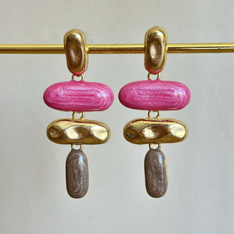 Gold Pembe Kahverengi Sallantılı Küpe