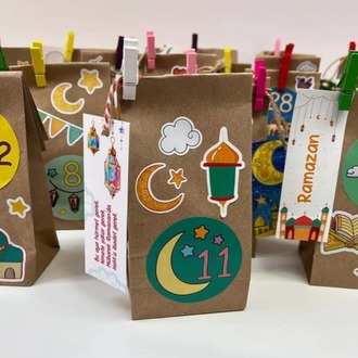 Stickerlı Ramazan Takvimi + Kur'an Harfleri Eşleştirme Kartları (Set Ürün)