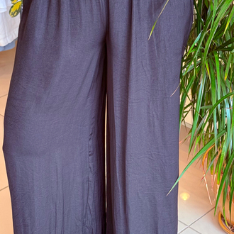 Beli Lastikli Dökümlü Siyah Pantolon