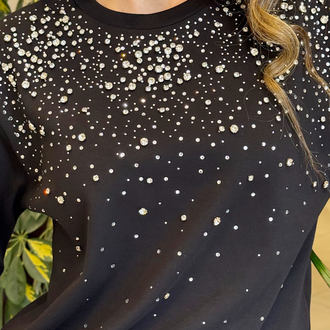 Önü Taş Çakımlı Siyah Tshirt