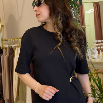 Aksesuar Detaylı Siyah Tshirt