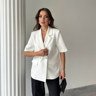 Beyaz yarım kollu blazer ceket