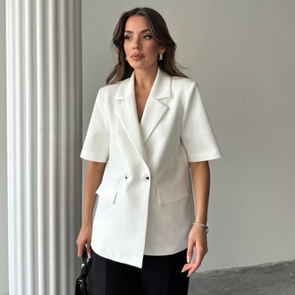 Beyaz yarım kollu blazer ceket
