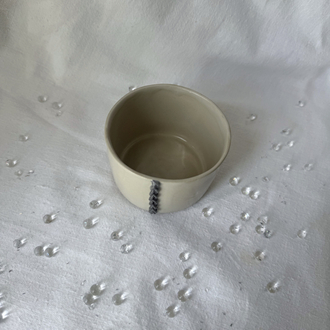Zincir detaylı el yapımı stoneware bardak
