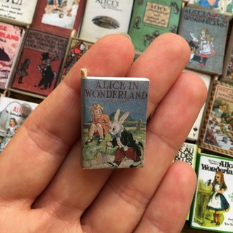 Alice In Wonderland Mini Kitap Kavanozu