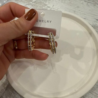 Üç Sıra Zirkon Taşlı Gold Küpe