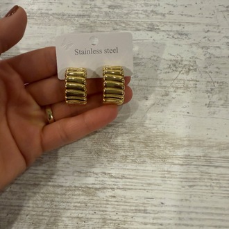 Gold Dalga Formlu Küpe – Paslanmaz Çelik
