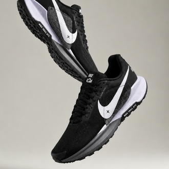 Nike Pegasus Trail 5 Siyah/Beyaz 