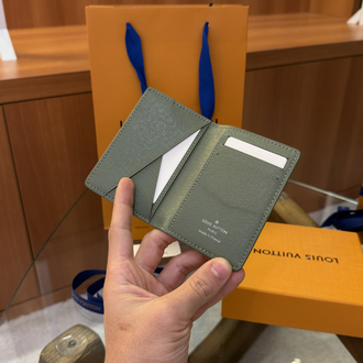 Louis Vuitton Katlamalı Kartlık LVUK01