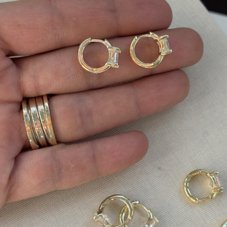 Kuyum model 14k Baget taşlı küpe