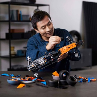 LEGO Technic McLaren Formula 1 Yarış Arabası 42141 - Yetişkinler için 2022 Araba Modeli