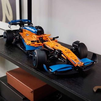 LEGO Technic McLaren Formula 1 Yarış Arabası 42141 - Yetişkinler için 2022 Araba Modeli