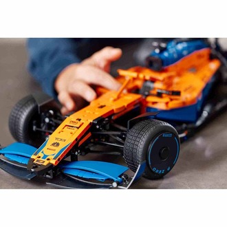 LEGO Technic McLaren Formula 1 Yarış Arabası 42141 - Yetişkinler için 2022 Araba Modeli