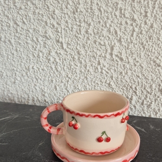 Kiraz Kahve Fincanı ve Alt Tabak
