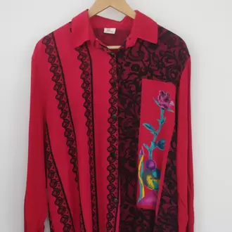 80 ler Kırmızı Desenli Vintage Gömlek Renkli Kolaj Detaylı, Dantel Görünümlü Tasarım