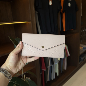 LV CÜZDAN