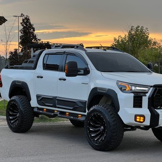Toyota Hilux Uyumlu Lazer Kesim Çelik Yan Basamak Kareli Model