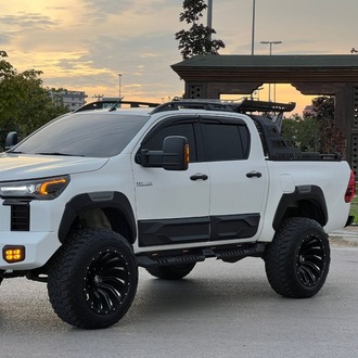 Toyota Hilux Uyumlu Lazer Kesim Çelik Yan Basamak Kareli Model