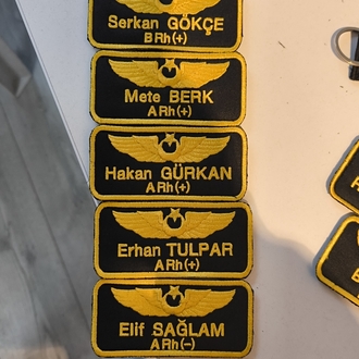 PİLOT İSİMLİK / Siyah Zemin Sarı Çerçeve 