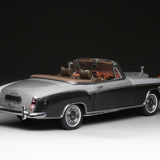1/18 Sunstar 1960 Mercedes-Benz 220 SE 220SE Cabriolet (Silver Grey)