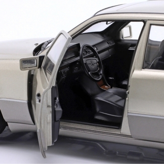 MERCEDES-BENZ 500 E (W124) SMKKE SiLVER