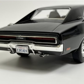 1:18 GREENLIGHT 1970 DODGE CHARGER WITH BLOWN ENGiNE