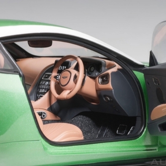 1/18 AUTOart Aston Martin DB11 (Apple Tree Green)