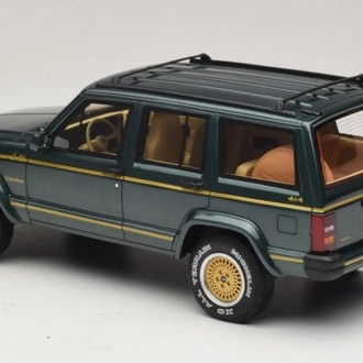 1:18 OTTO 1995 Jeep Cherokee XJ Limited Hunter Green