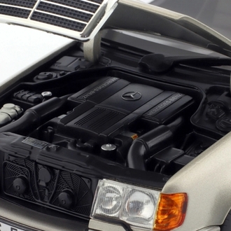 MERCEDES-BENZ 500 E (W124) SMKKE SiLVER