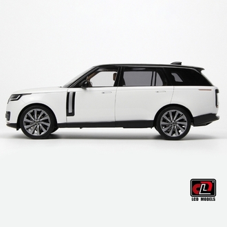 1:18 LCD Model 2022 Land Rover Range Rover SV